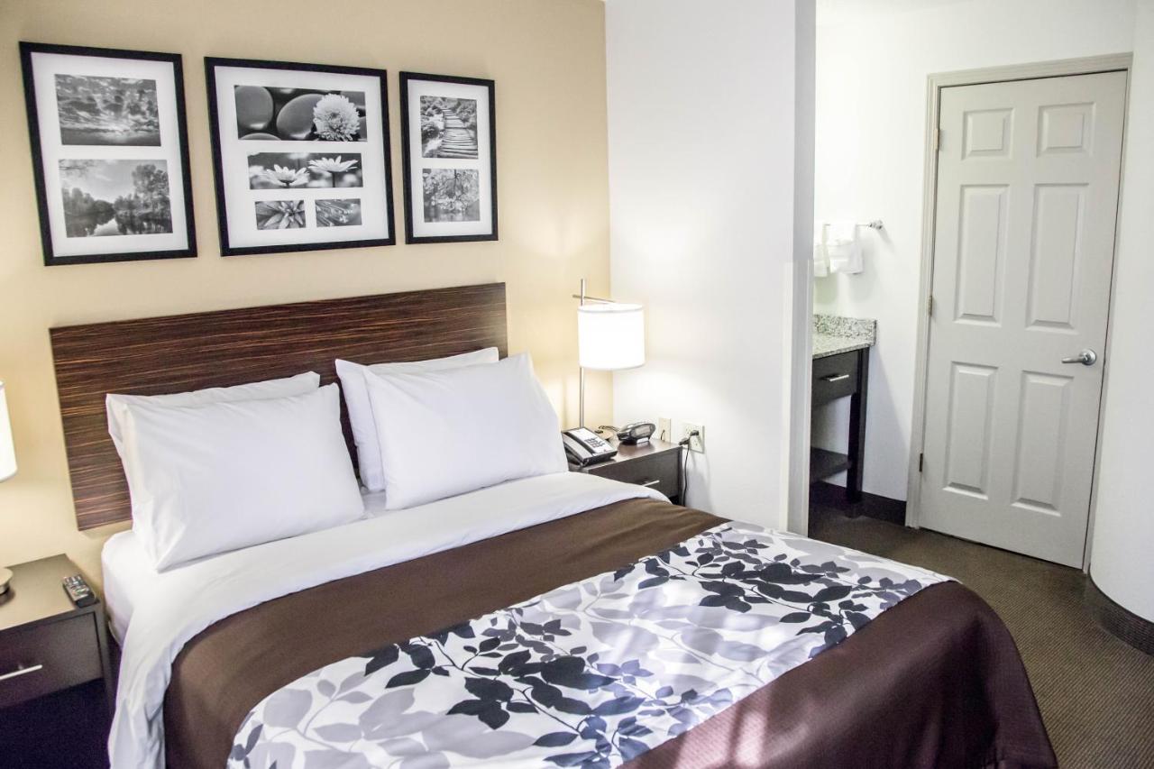 Queen Room at Sleep Inn Tinley Park I-80 near Amphitheatre-Convention Center