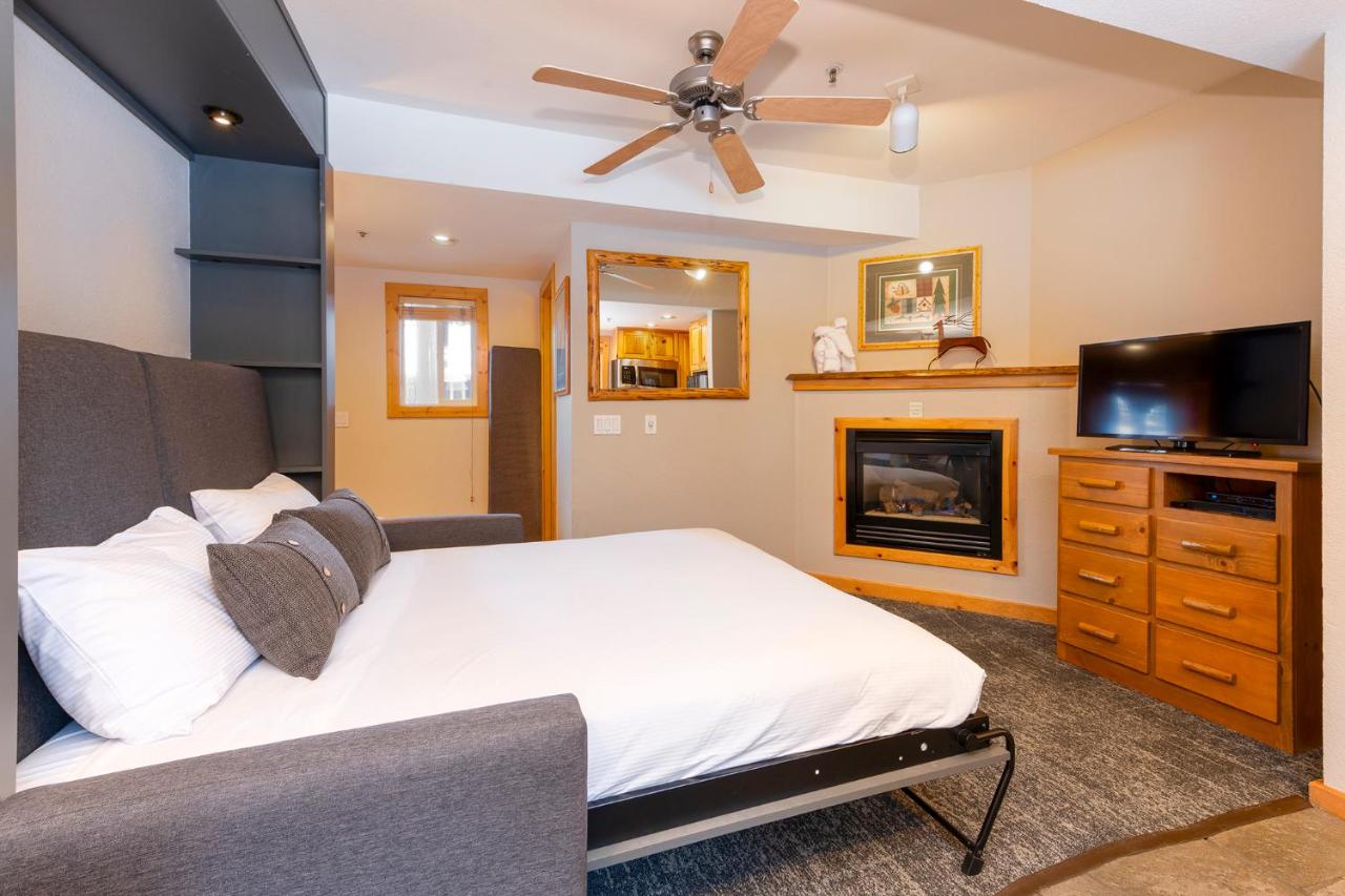 Studio Apartment at Red Wolf Lakeside Lodge