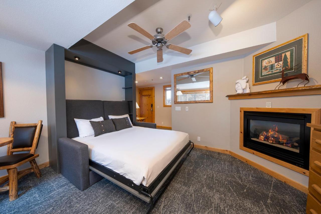 Studio Apartment at Red Wolf Lakeside Lodge