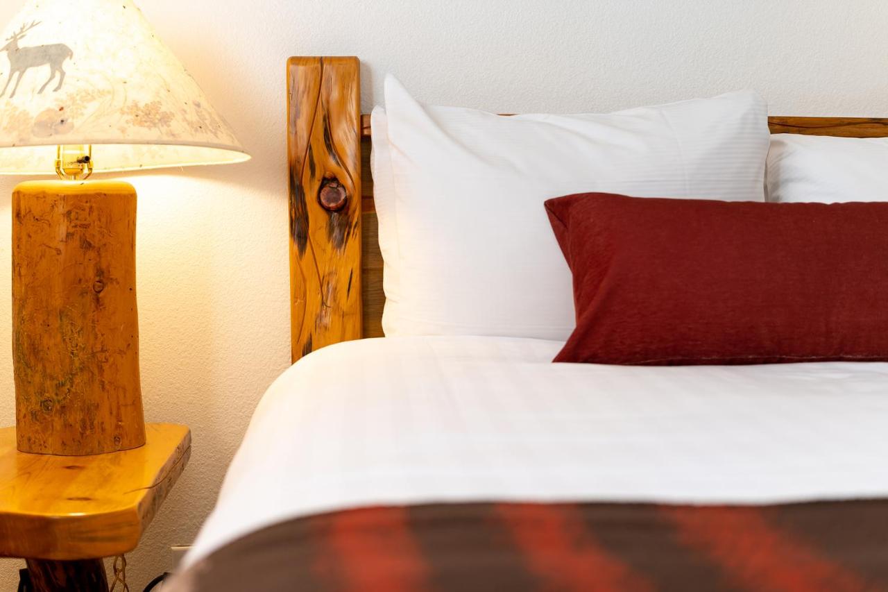 One-Bedroom Apartment at Red Wolf Lakeside Lodge