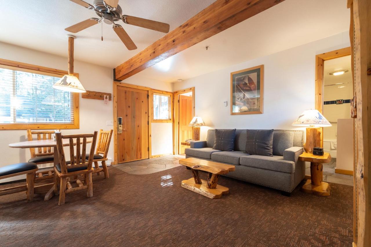 One-Bedroom Apartment at Red Wolf Lakeside Lodge