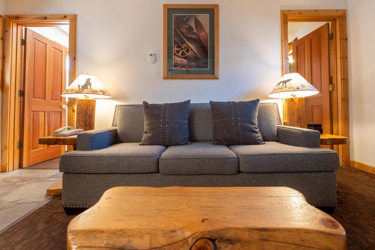 One-Bedroom Apartment at Red Wolf Lakeside Lodge