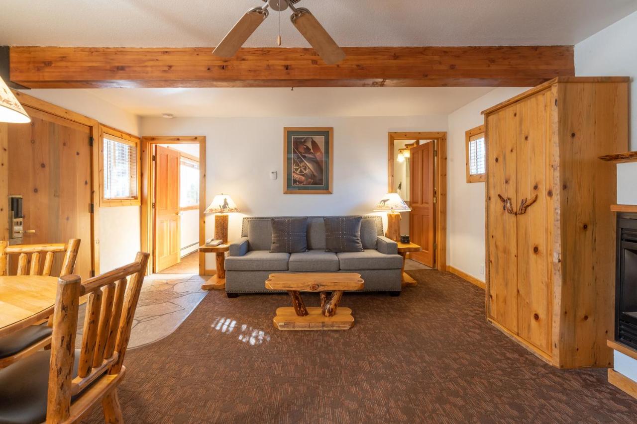 One-Bedroom Apartment at Red Wolf Lakeside Lodge