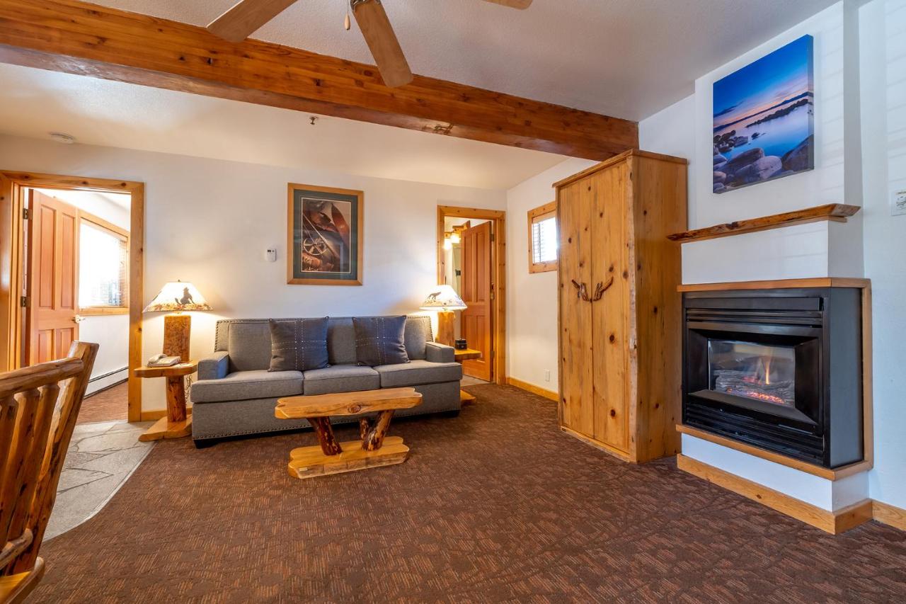 | Red Wolf Lakeside Lodge