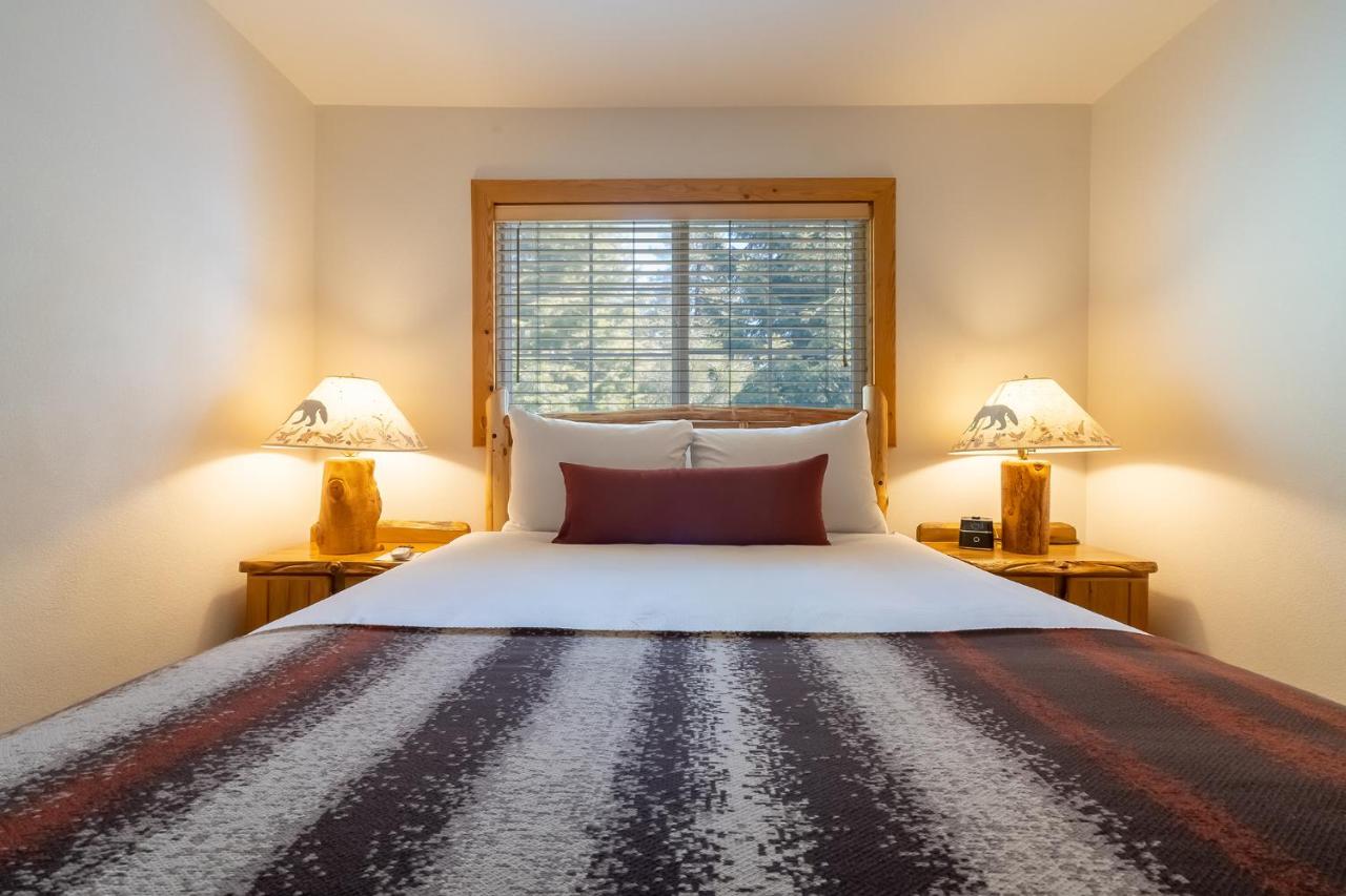 Two-Bedroom Apartment at Red Wolf Lakeside Lodge