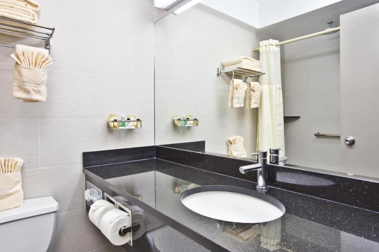 | Brooklyn Motor Inn