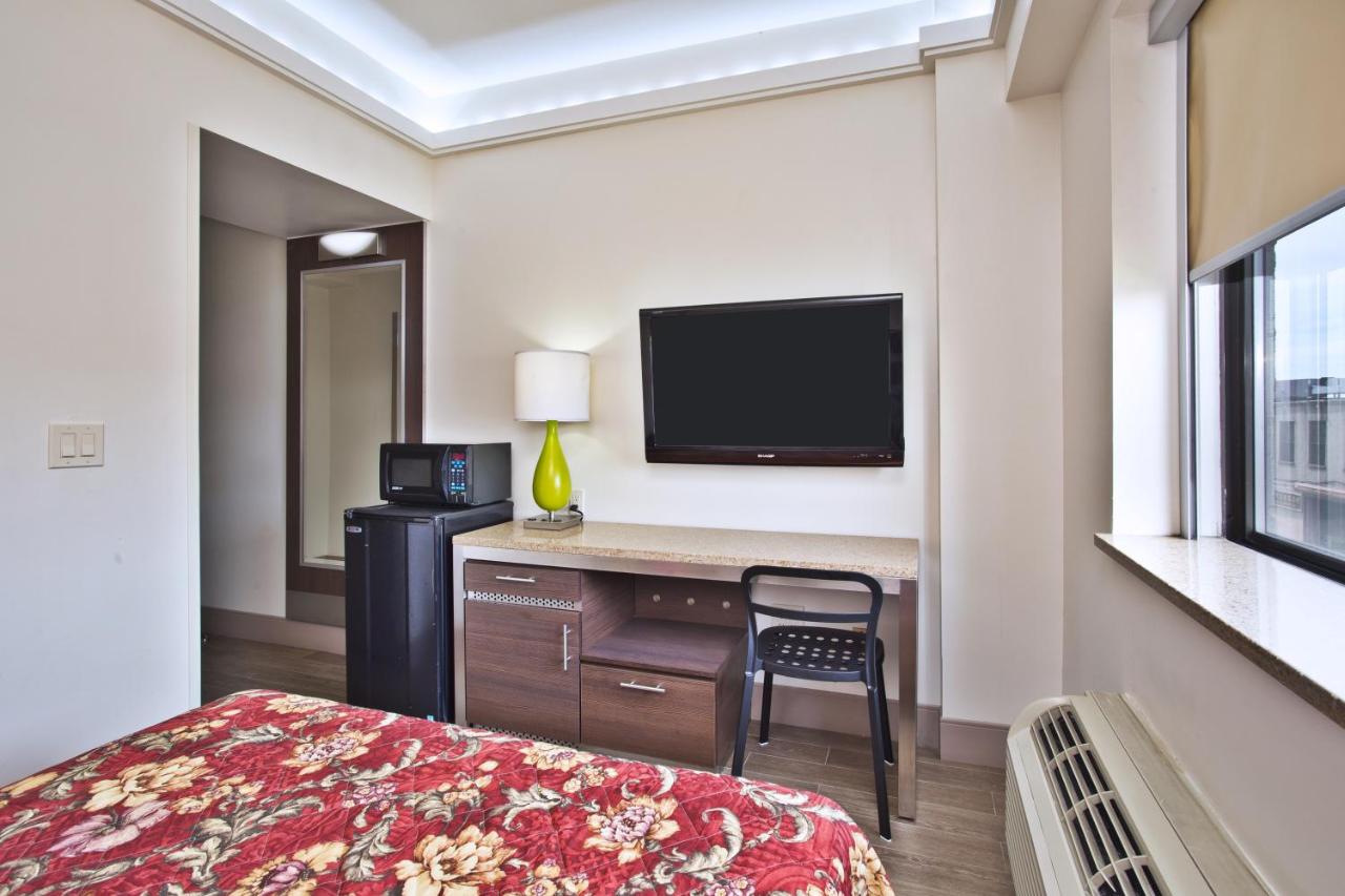 | Brooklyn Motor Inn
