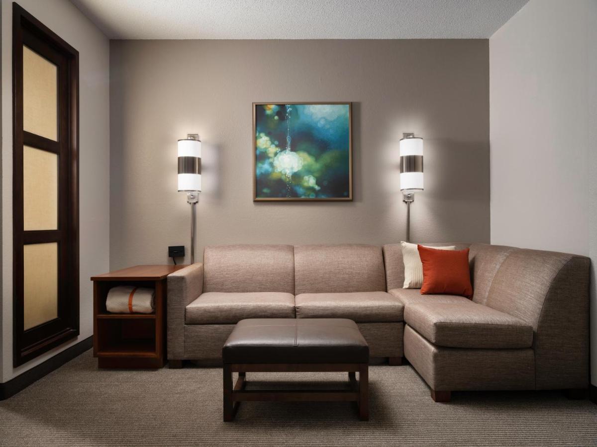 Guestroom 1 King at Hyatt Place Columbus Dublin