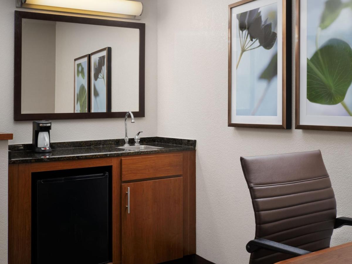 Guestroom 1 King at Hyatt Place Columbus Dublin