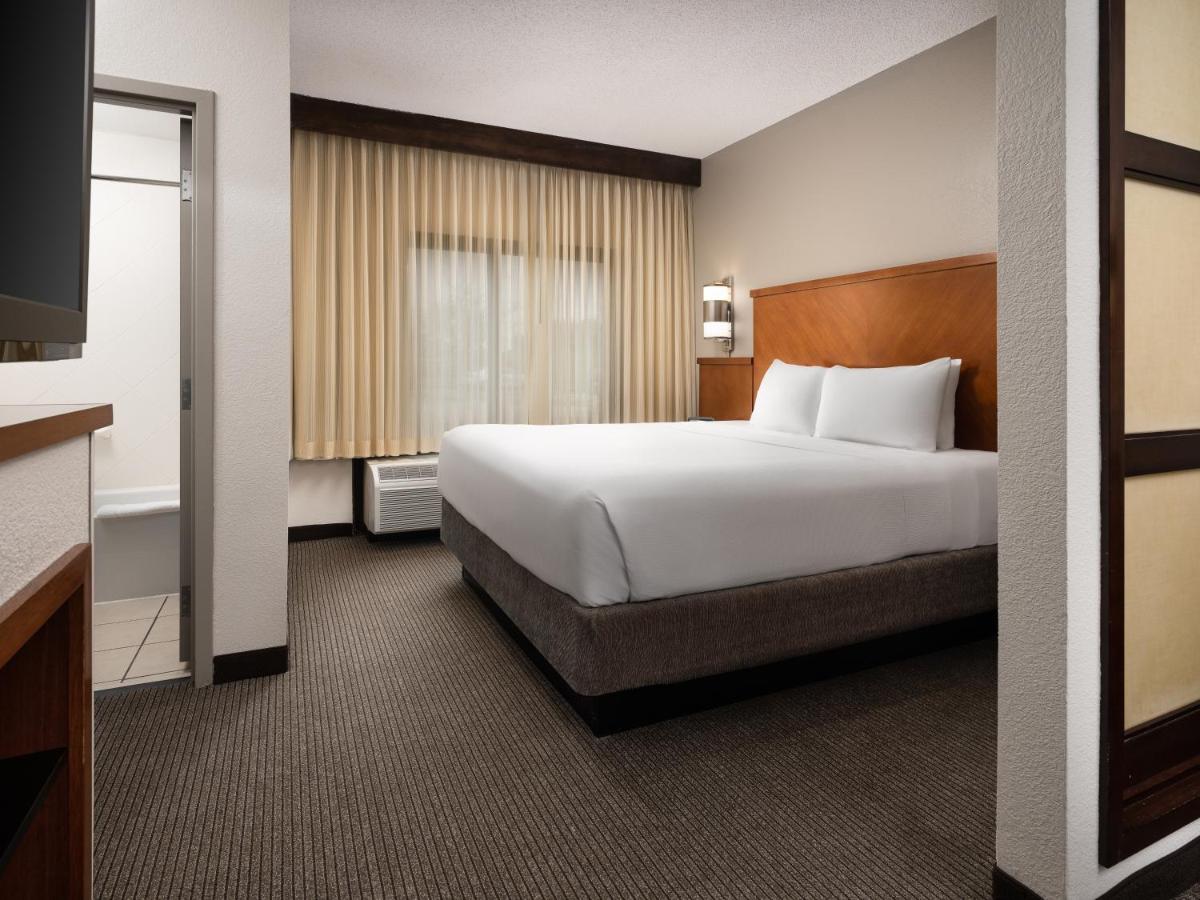 Guestroom 1 King at Hyatt Place Columbus Dublin