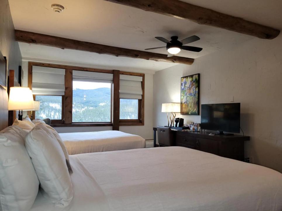 Queen Room with Two Queen Beds with Mountain View at The Lodge at Breckenridge