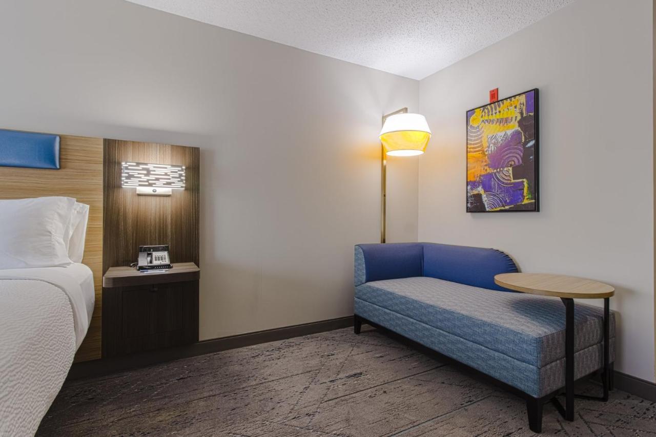 | Holiday Inn Express Hartford-Newington, an IHG Hotel
