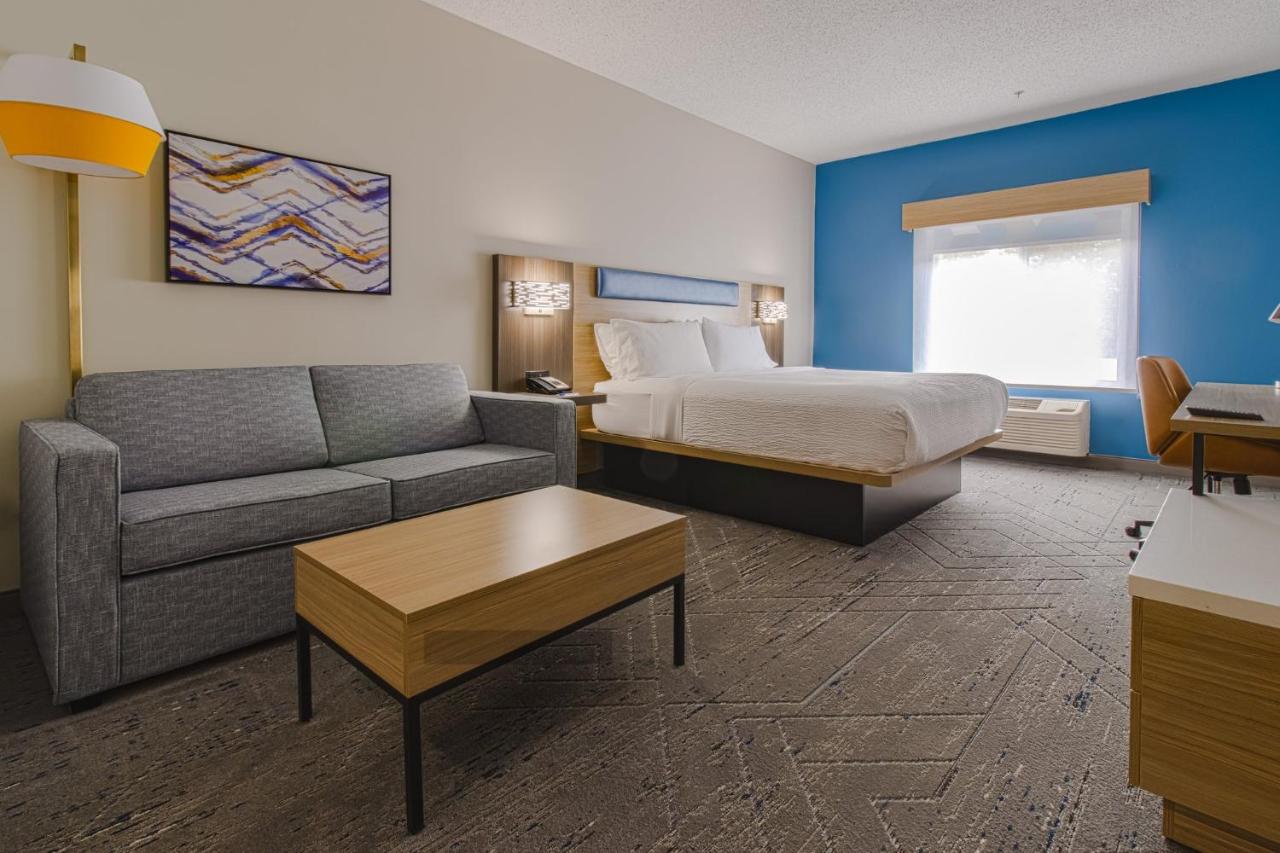 | Holiday Inn Express Hartford-Newington, an IHG Hotel