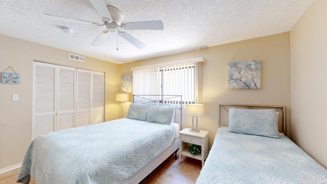 | 706 Queens Grant