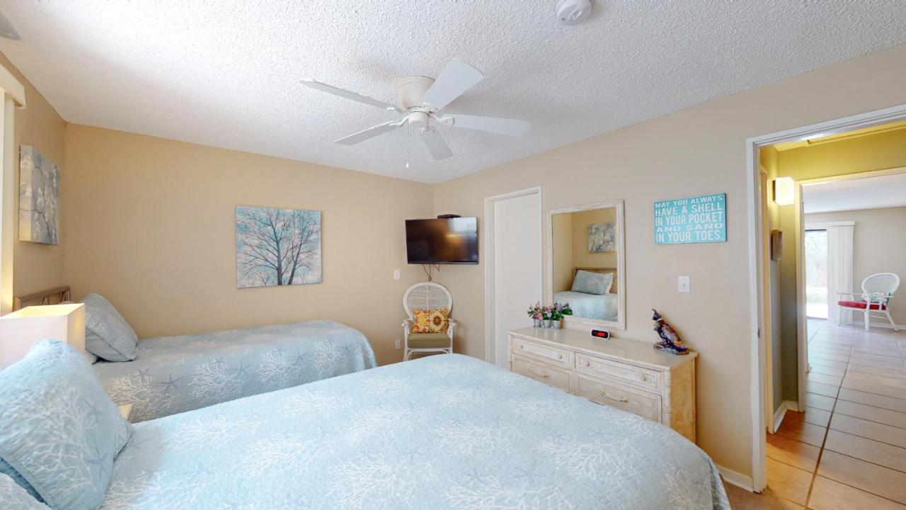  | 706 Queens Grant