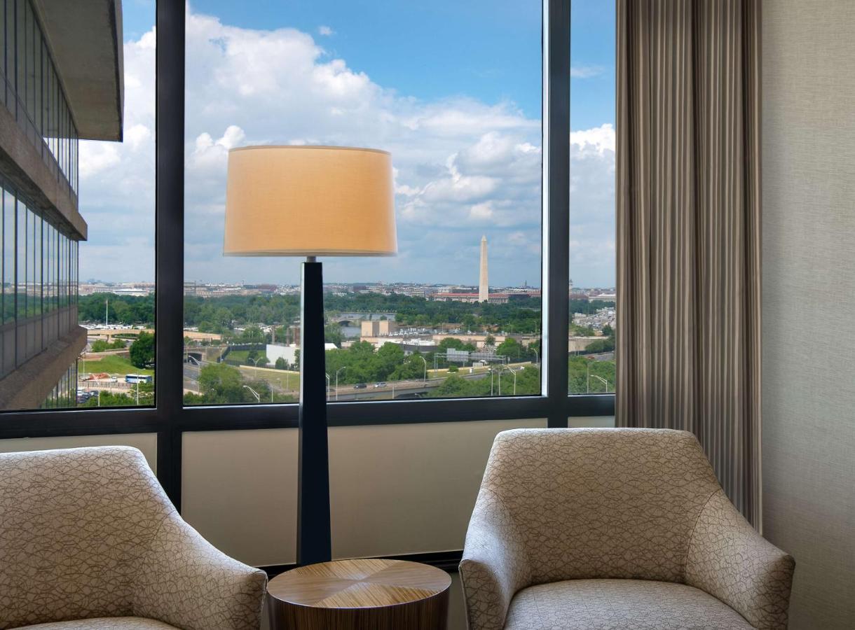 Corner Room with Two Double Beds at DoubleTree by Hilton Washington DC - Crystal City