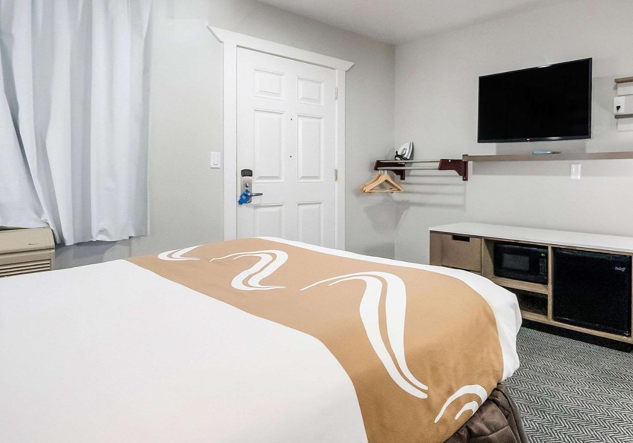 Queen Room - Accessible/Non-Smoking at Quality Inn South Lake Tahoe