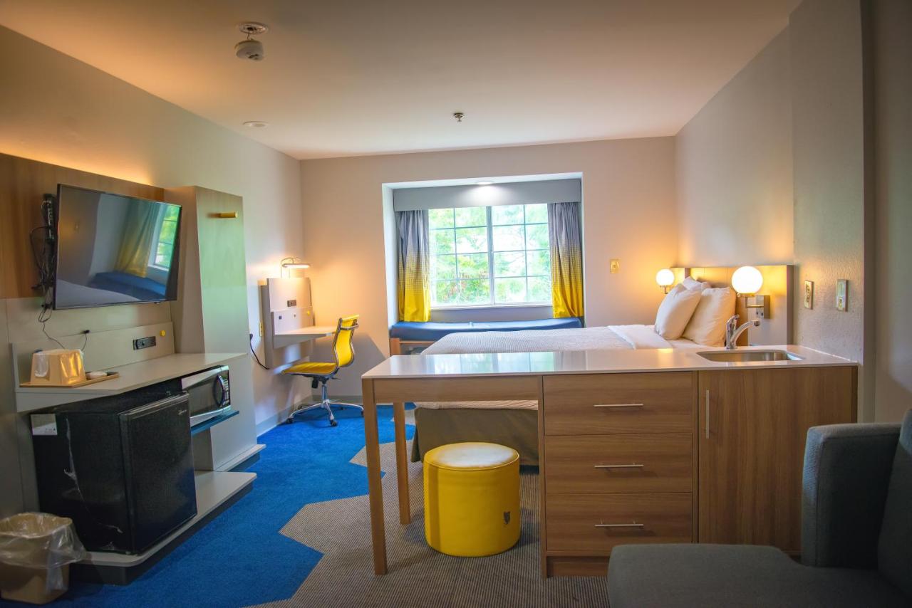 Queen Suite - Non-Smoking at Microtel Inn & Suites by Wyndham Daphne/Mobile