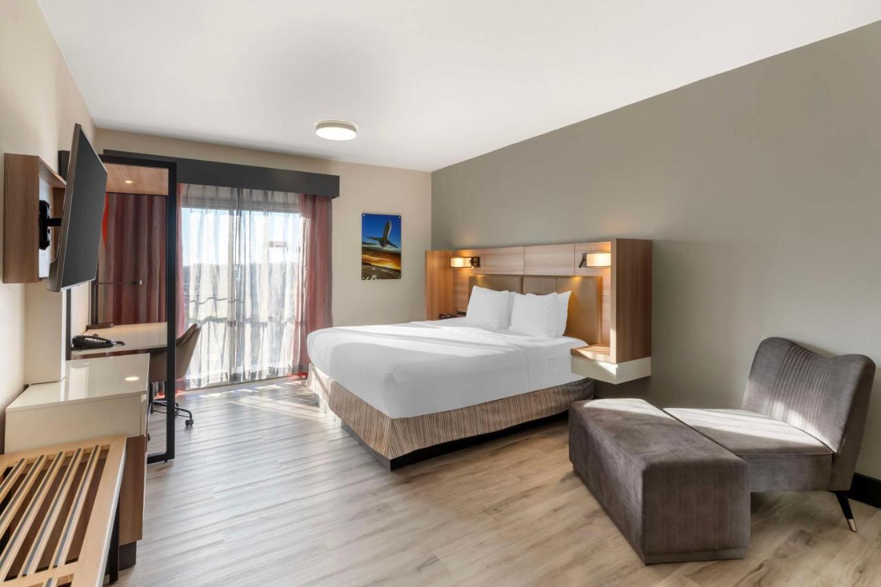 | Best Western Plus Atlanta Airport East