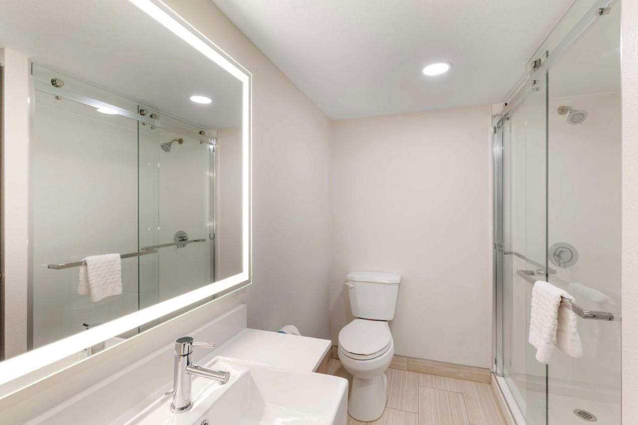 | Best Western Plus Atlanta Airport East