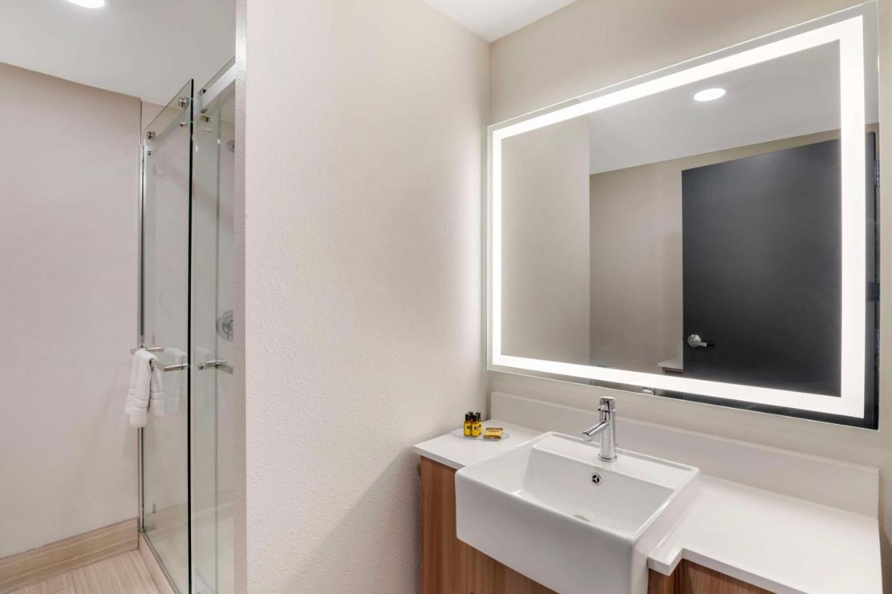 | Best Western Plus Atlanta Airport East