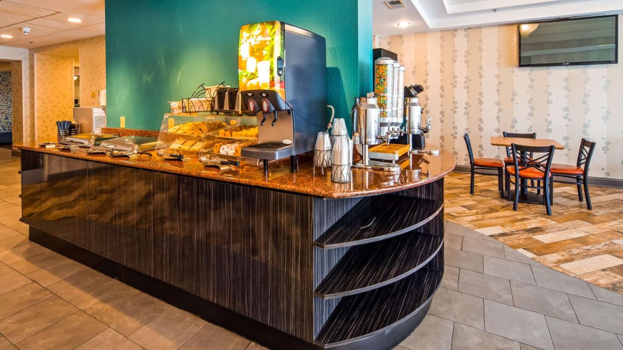 | Best Western Plus Atlanta Airport East