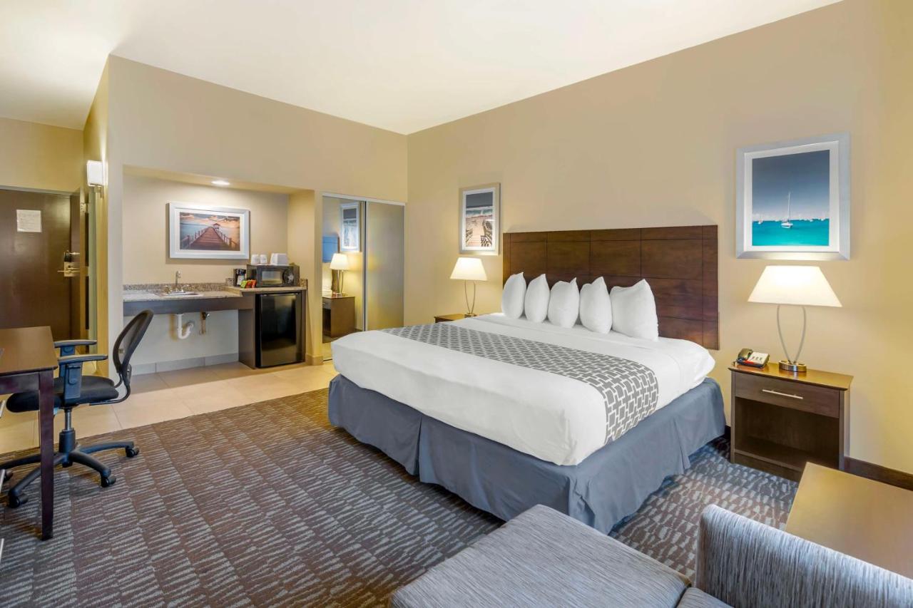  | Best Western Naples Plaza Hotel