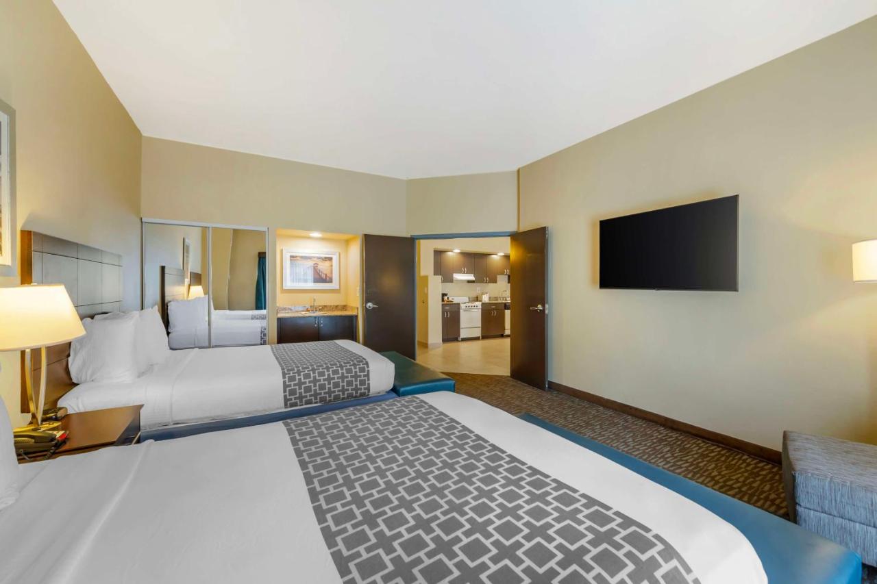 Queen Suite with 2 Queen Beds at Best Western Naples Plaza Hotel