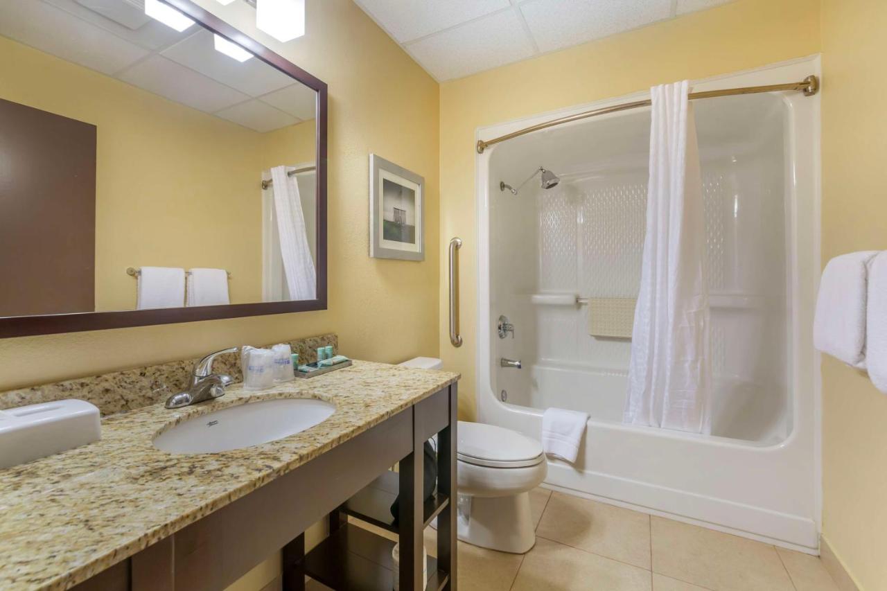 Queen Suite with 2 Queen Beds at Best Western Naples Plaza Hotel
