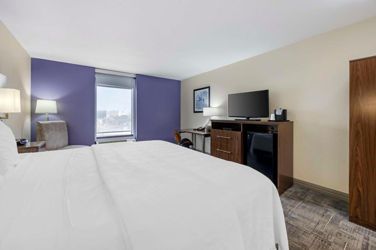 King Room - Non-Smoking at Best Western Gen X Inn