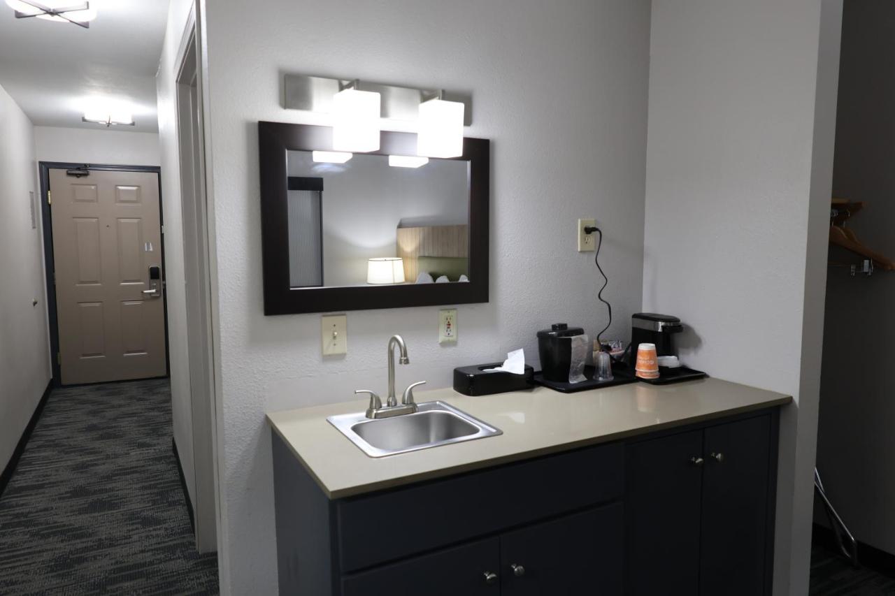 King Room - Non-Smoking at Country Inn & Suites by Radisson, Sparta, WI
