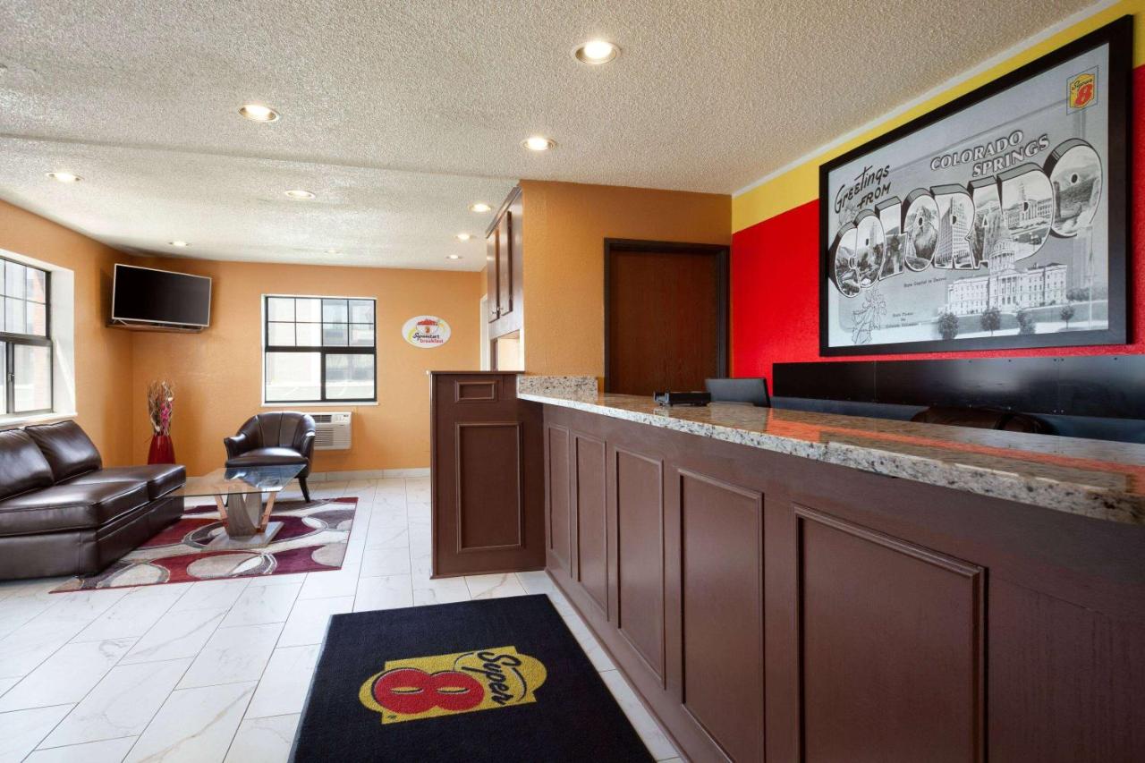 | Super 8 by Wyndham Colorado Springs/Afa Area