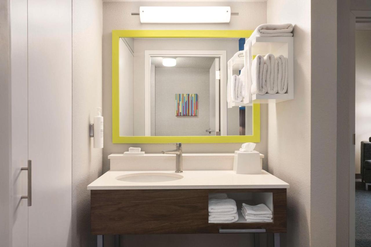 One-Bedroom King Suite with Kitchenette at Hampton Inn & Suites Springfield, MO