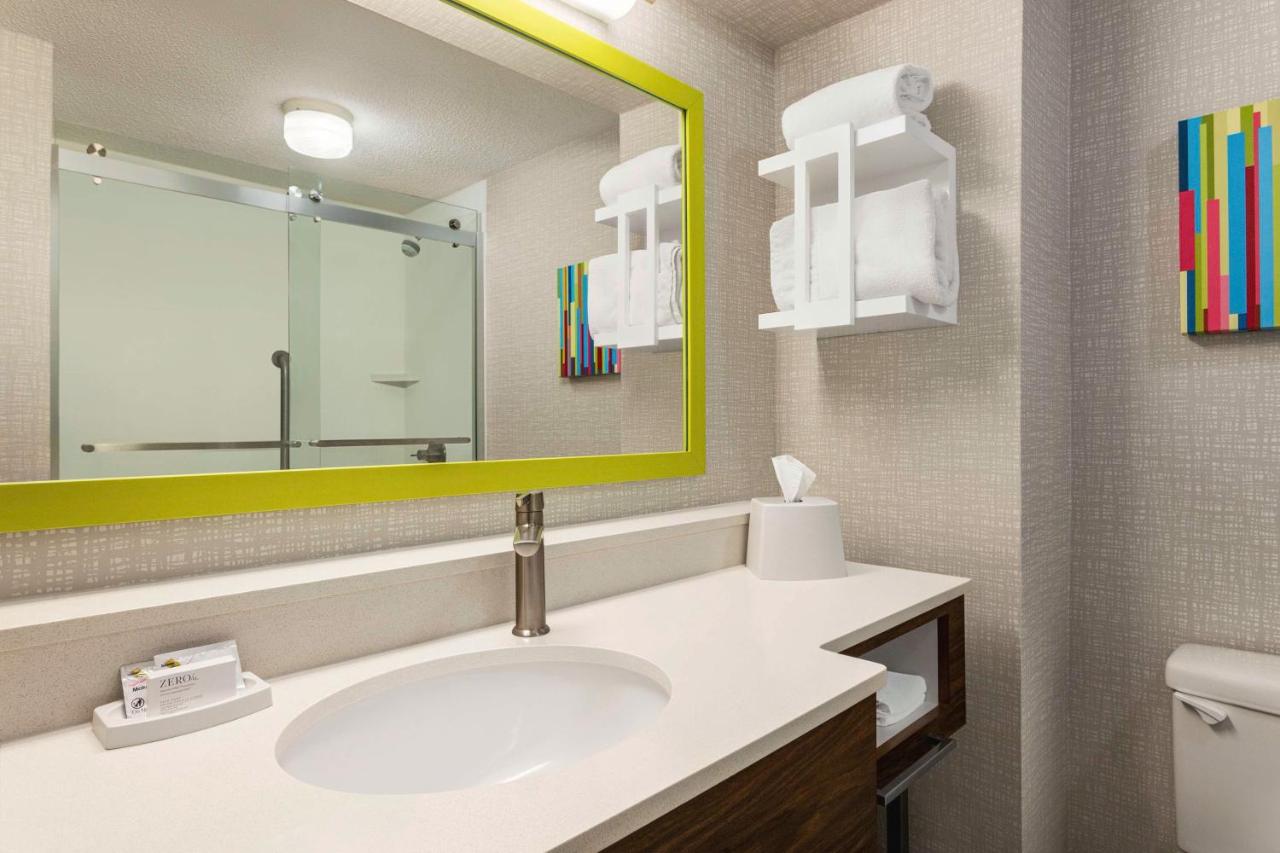 King Room with Sofa Bed at Hampton Inn & Suites Springfield, MO