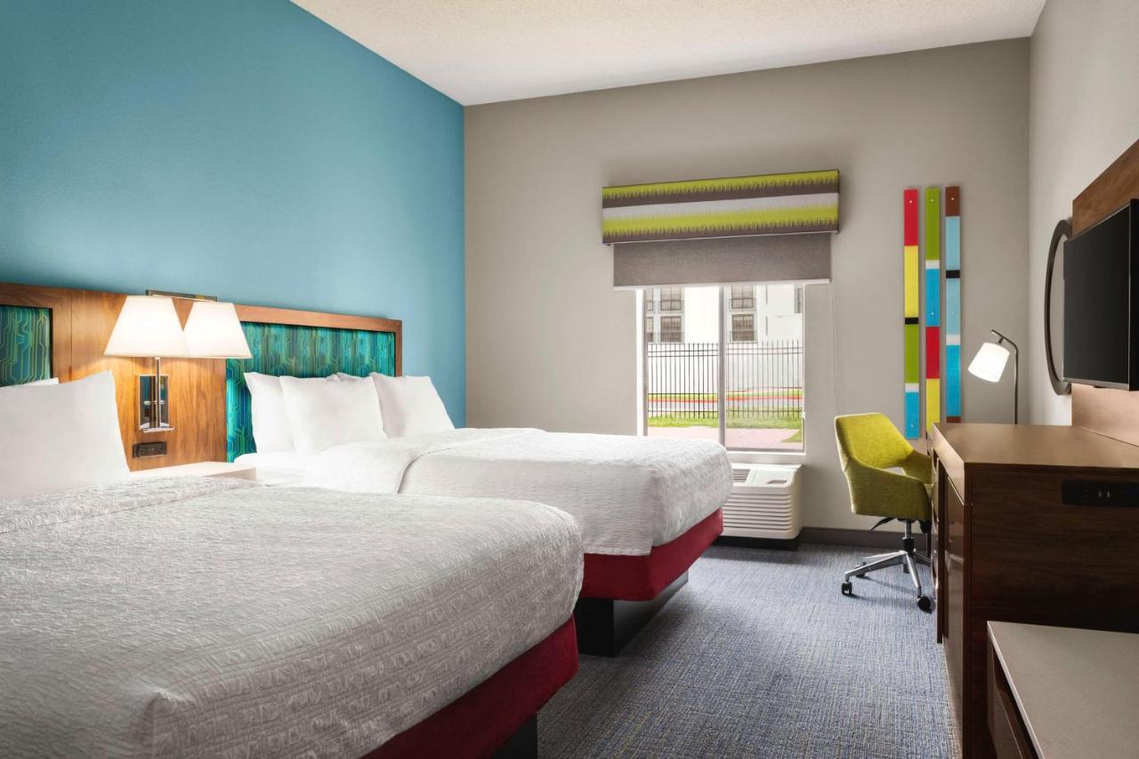 Queen Room with Two Queen Beds - Non-Smoking at Hampton Inn & Suites Springfield, MO