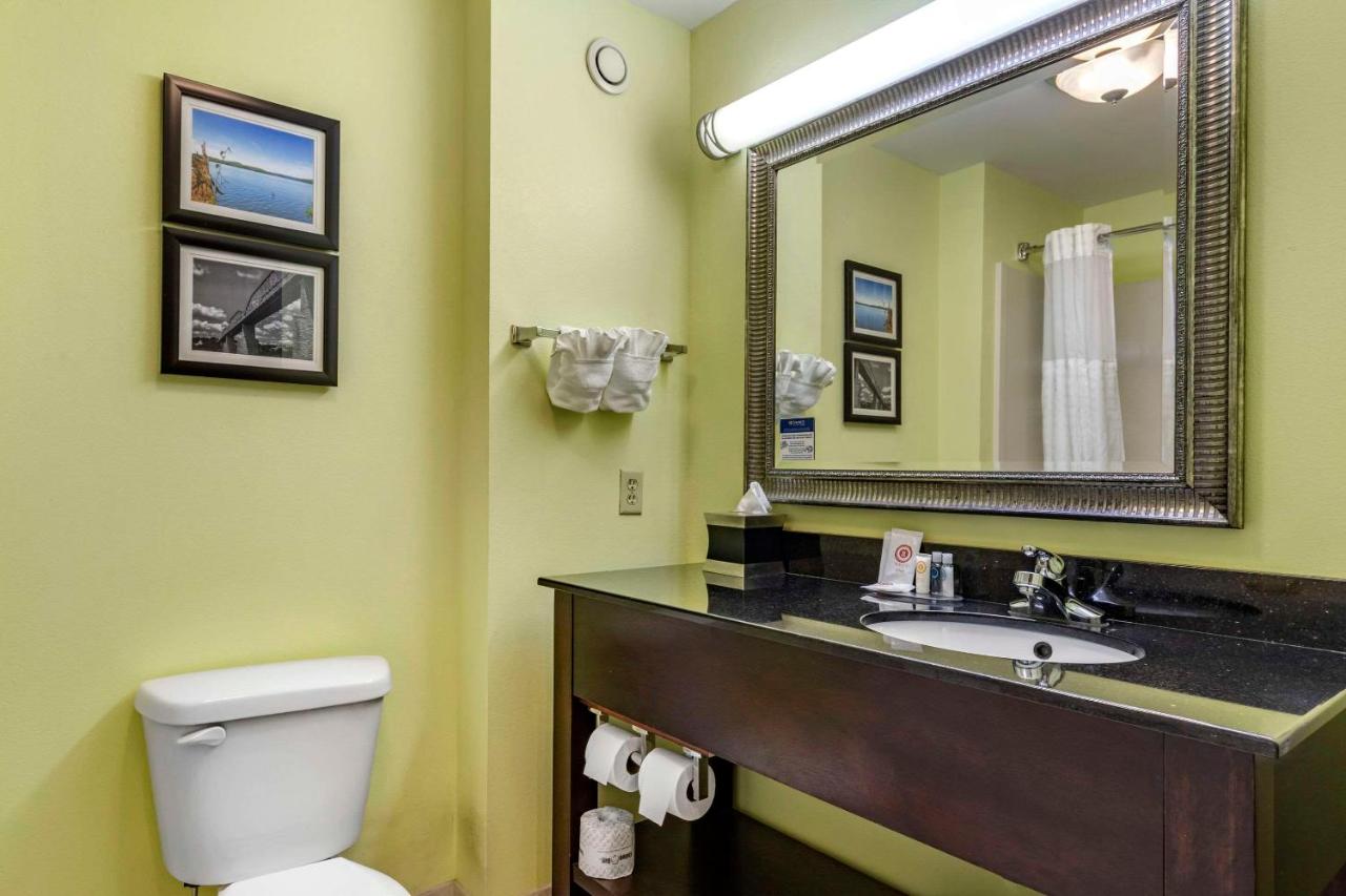 King Suite - Non-Smoking at Comfort Inn Athens