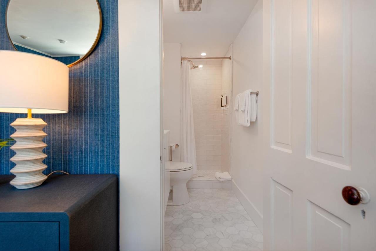 | Martin House Inn
