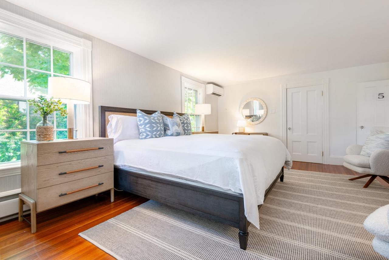 | Martin House Inn