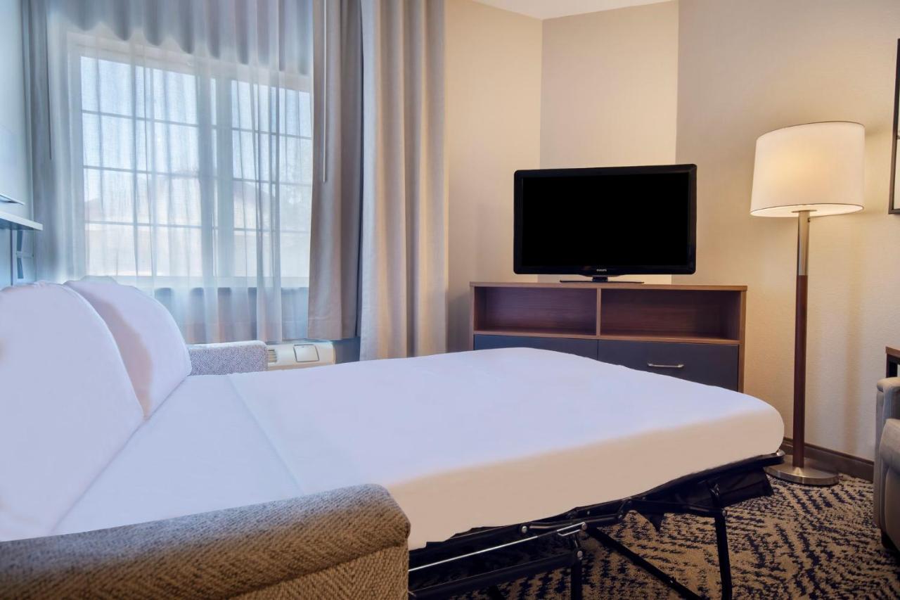 Queen Suite at Candlewood Suites Buffalo - Amherst, an IHG Hotel
