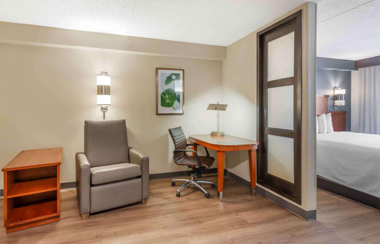 King Room with Sofa Bed - Non-Smoking at Extended Stay America Premier Suites - Cleveland - Independence