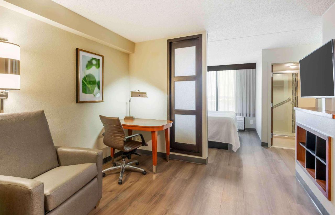 King Room with Sofa Bed - Non-Smoking at Extended Stay America Premier Suites - Cleveland - Independence