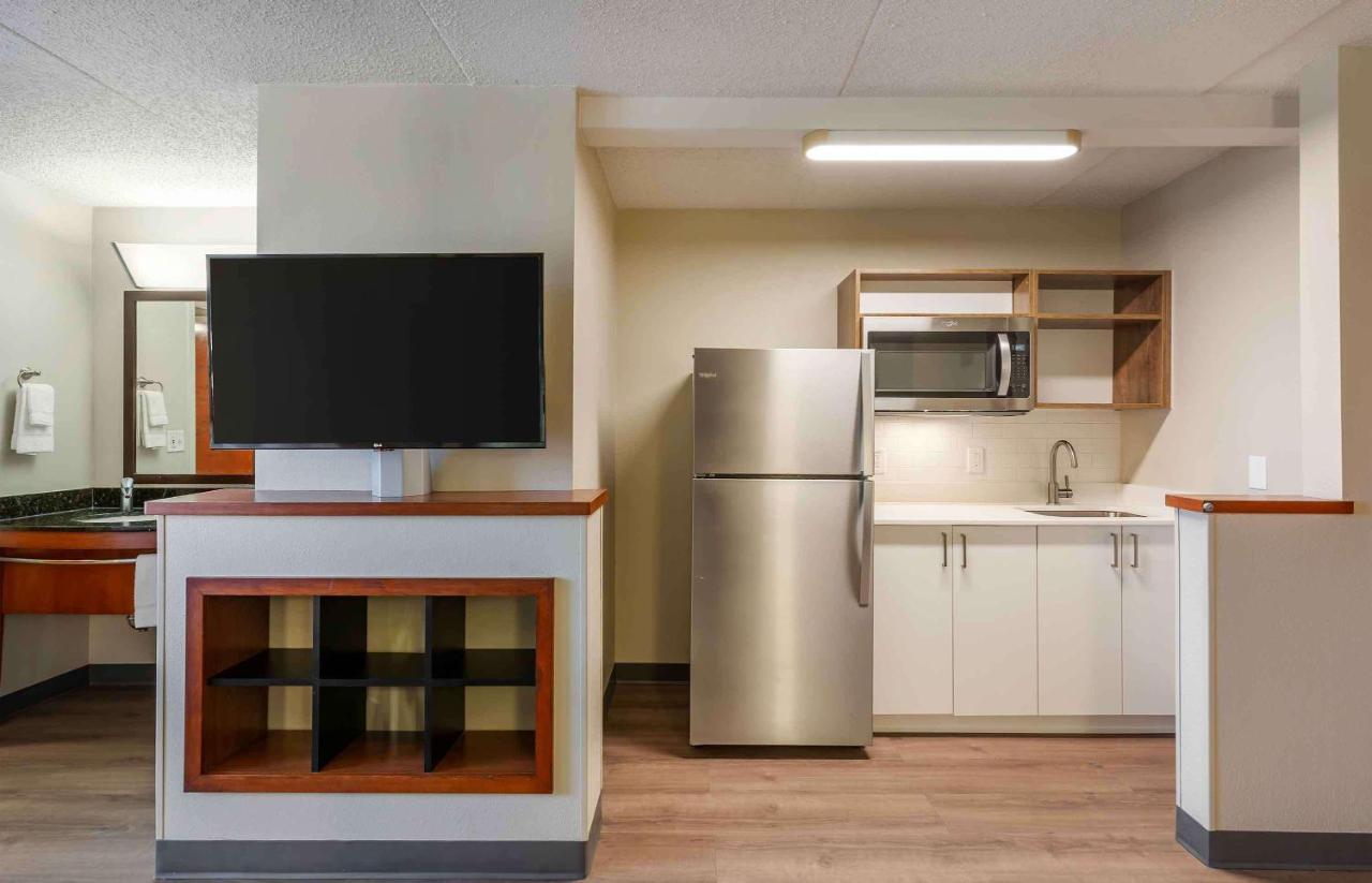 King Room with Sofa Bed - Non-Smoking at Extended Stay America Premier Suites - Cleveland - Independence