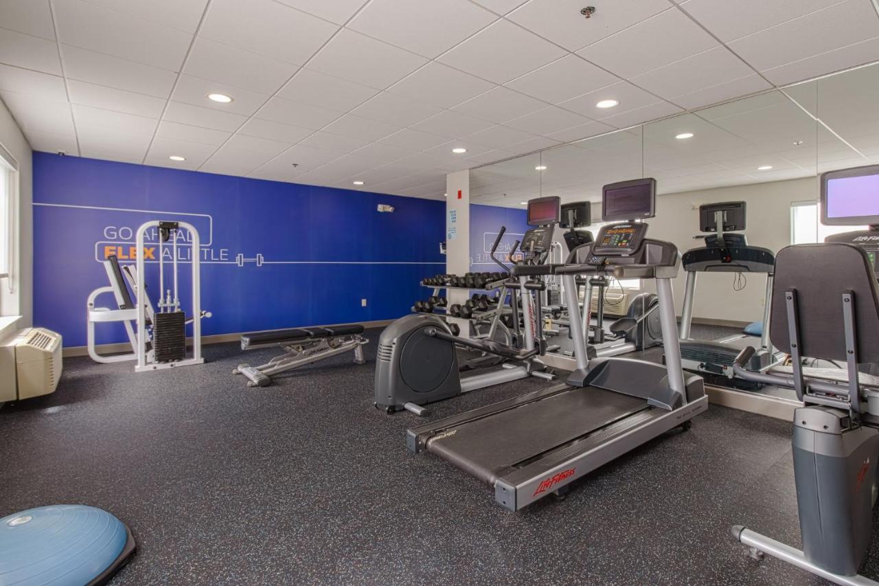 | Holiday Inn Express Hartford-Newington, an IHG Hotel