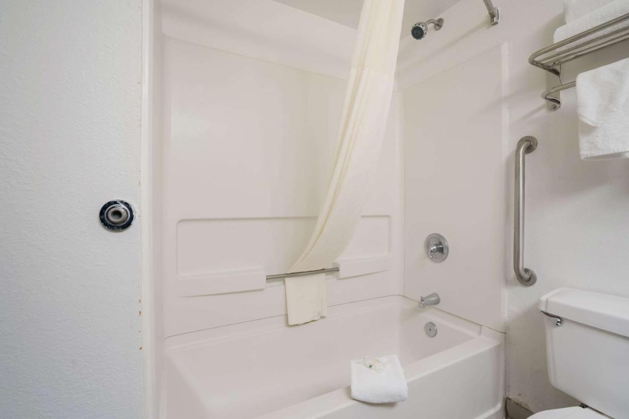King Room - Non-Smoking at Quality Inn Jacksonville near Camp Lejeune