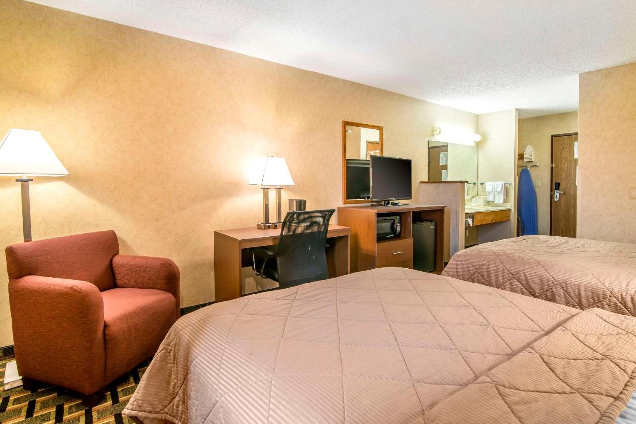 Queen Room with Two Queen Beds - Non-Smoking at Quality Inn Raton, NM