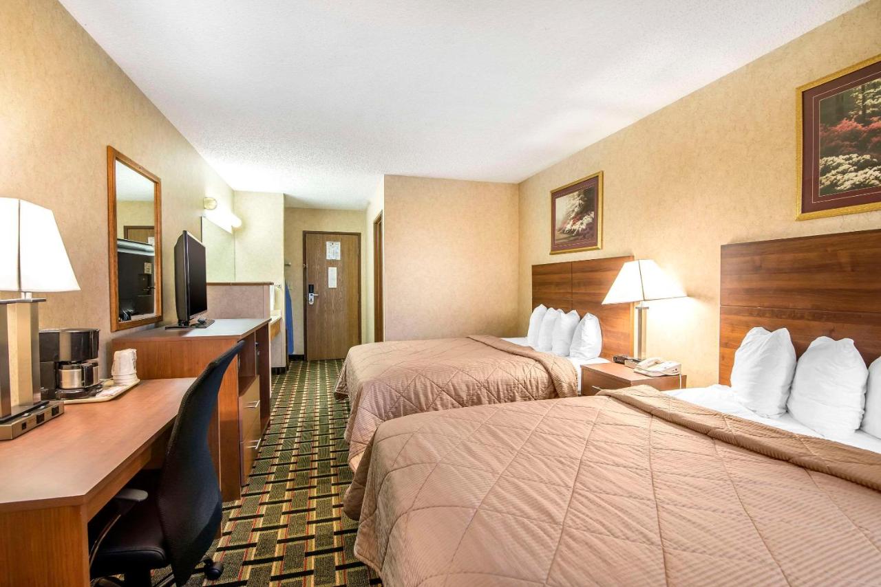Queen Room with Two Queen Beds - Non-Smoking at Quality Inn Raton, NM