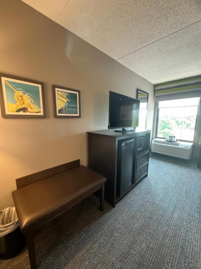 Double Room - Non-Smoking at Hampton Inn by Hilton New Bedford/Fairhaven