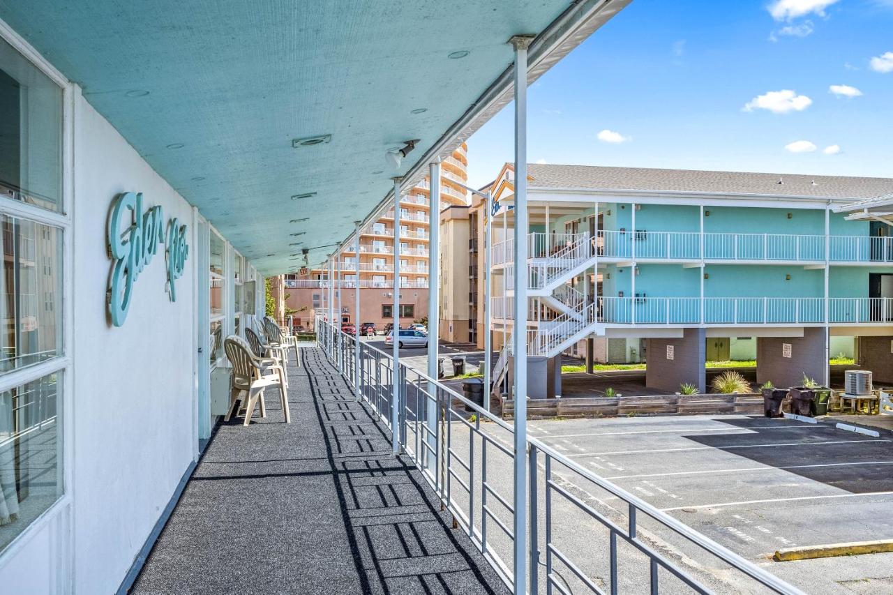 | Eden Roc Motel