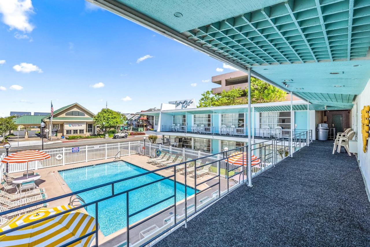 | Eden Roc Motel