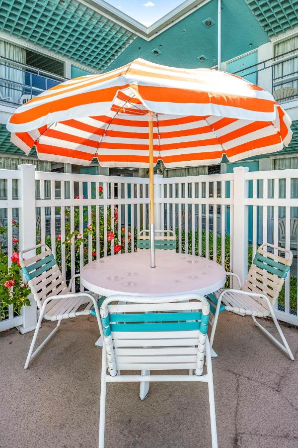  | Eden Roc Motel